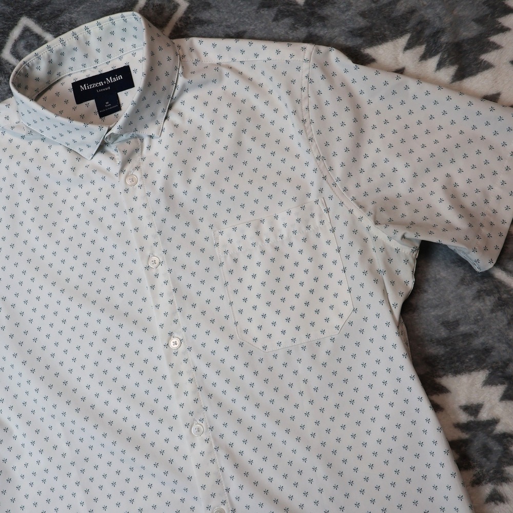 Mizzen+Main Leeward White Blue Star Short Sleeve Shirt Trim Fit Mens M